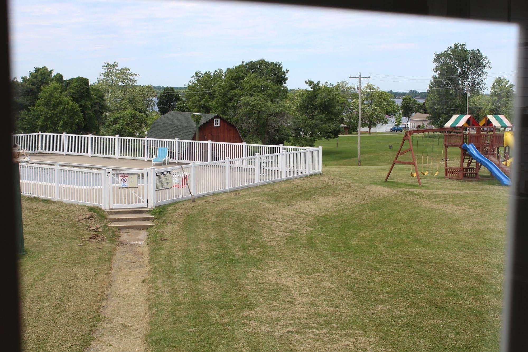 Stone Fence Resort Ogdensburg Exterior foto